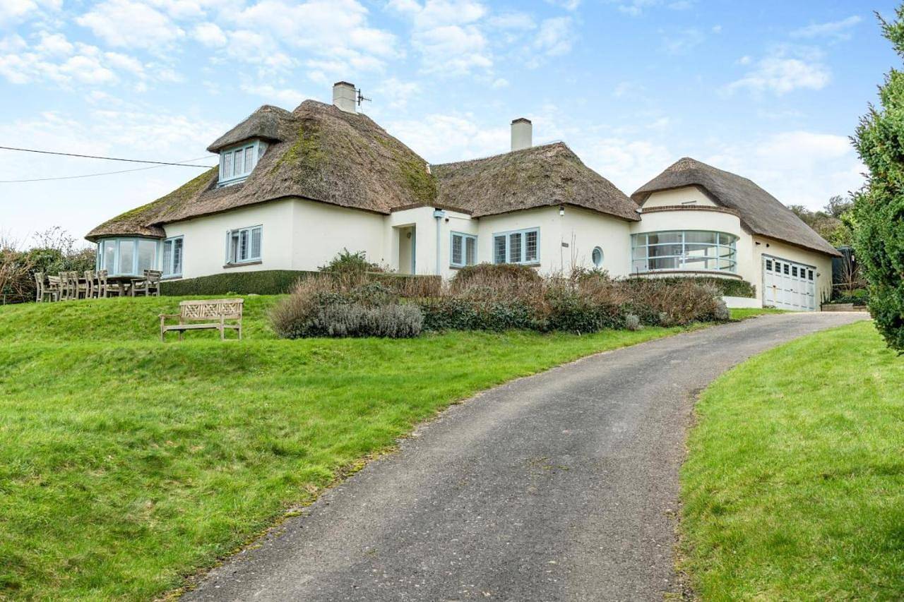 4 Bed in West Lulworth oc-b30393 in Lulworth Cove, Dorset