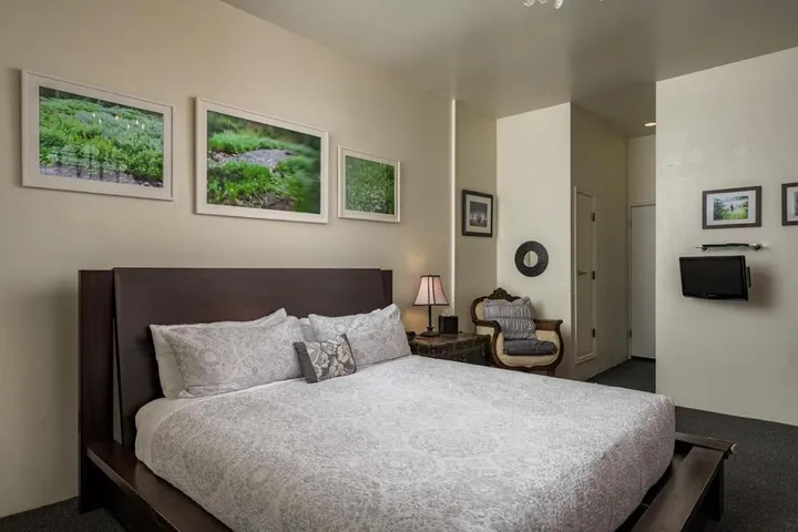 Alojamiento y desayuno para 2 personas, con jardín y jacuzzi - 1