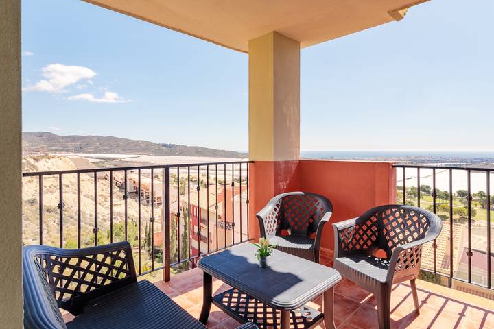 Apartamento entero, Apartamento 'El Mirador' con vistas al mar, Wi-Fi y aire acondicionado in Muchamiel, Costa Blanca
