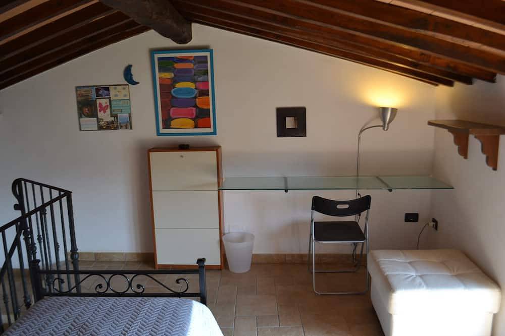 Ganze Wohnung, Toskanischen Natursteinhäuschen in der Altstadt, 20 Min. vom Meer 🌊 in Caldana, Gavorrano