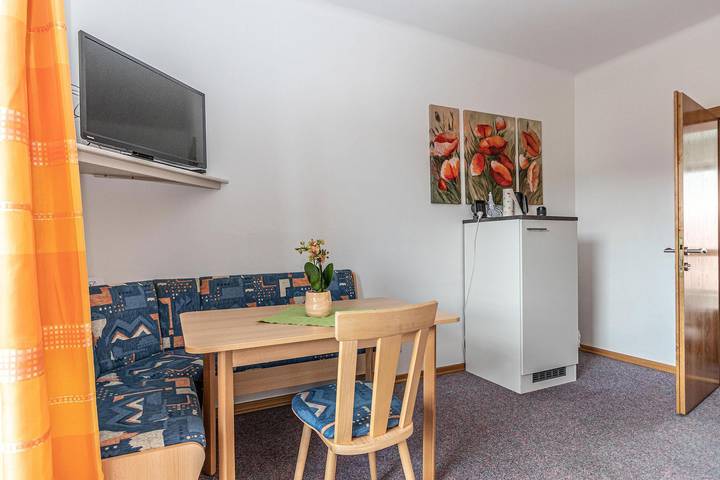 Ferienwohnung für 2 Personen, mit Balkon und Pool sowie Ausblick in Seeboden - 4