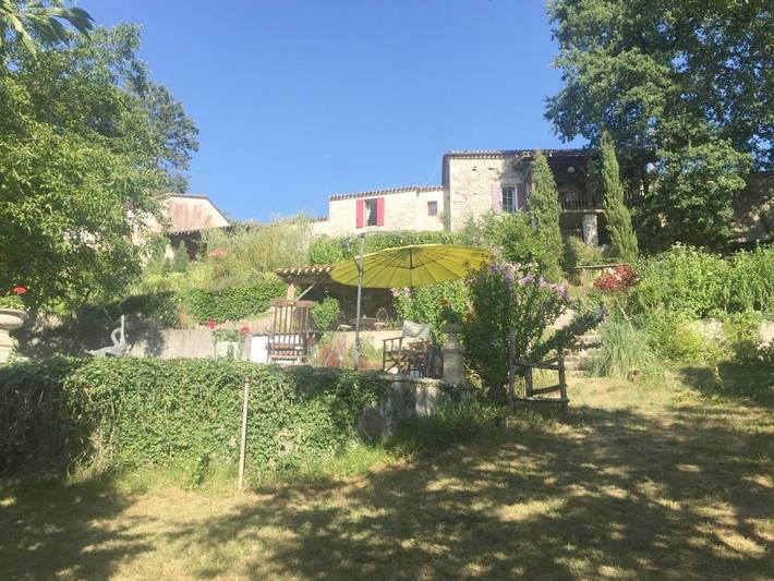 Location de vacances pour 2 personnes, avec piscine ainsi que jardin et jacuzzi à Les Lèves-et-Thoumeyragues - 3