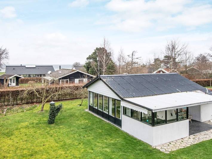 Ferienhaus für 6 Personen, mit Terrasse und Garten in Nordborg