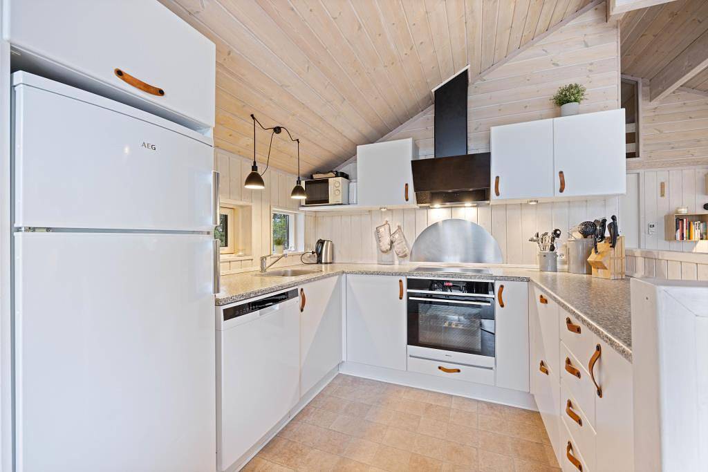 Klassisches Ferienhaus mit Whirlpool, Sauna & Terrasse in Bjerregård, Holmsland Klit