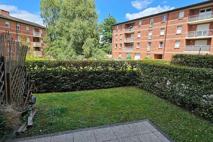 Ganze Wohnung, Le 28 : Studio - Terrace & Garden (Near Tram) in Valenciennes, Valenciennes und Umgebung