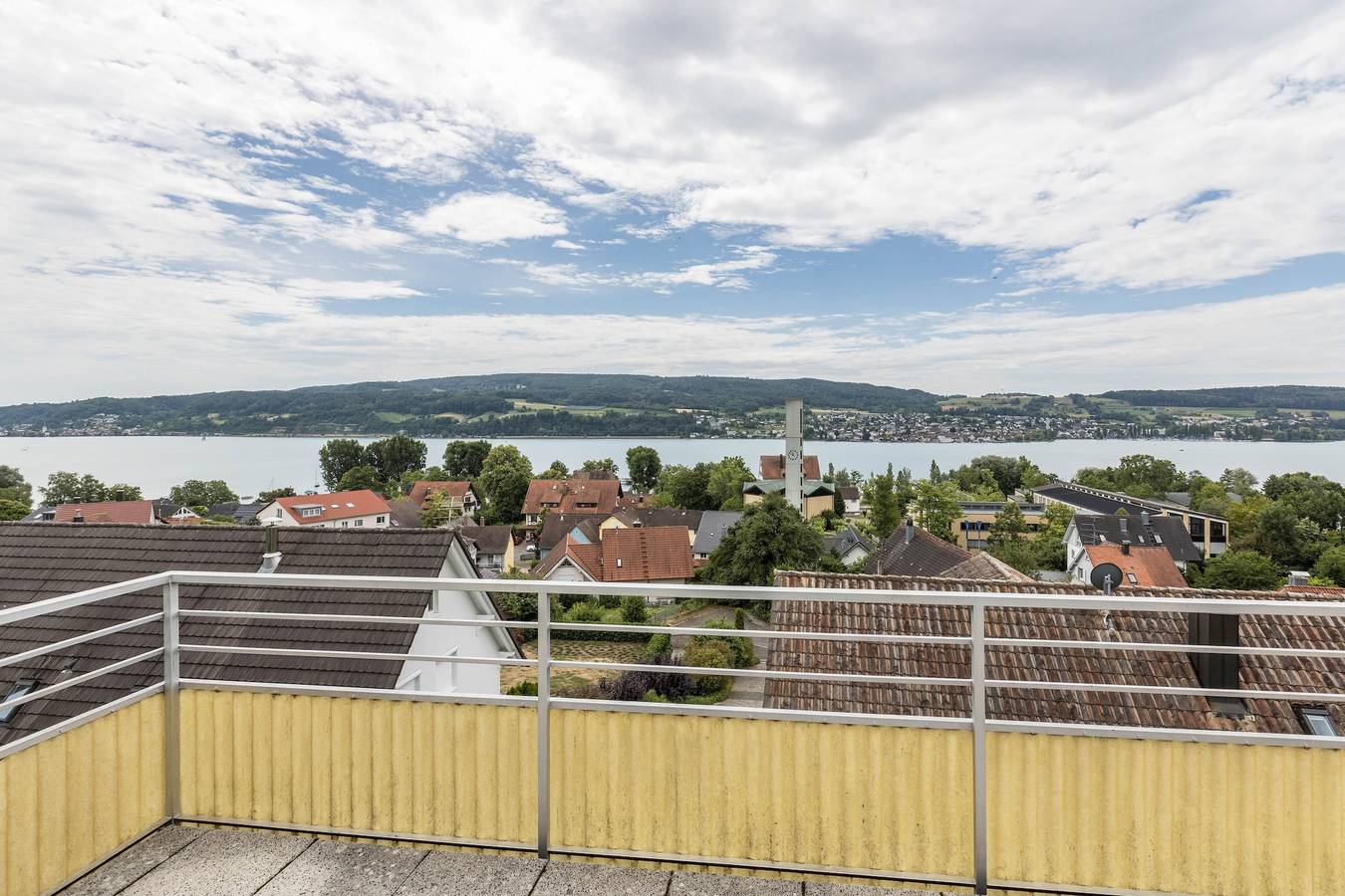 Ganze Wohnung, Ferienwohnung 'See- Panorama' mit Seeblick, Balkon und Wlan in Gaienhofen, Untersee