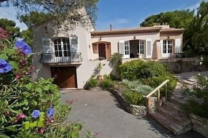 Villa pour 15 personnes, avec Balcon et Jardin dans Boulouris