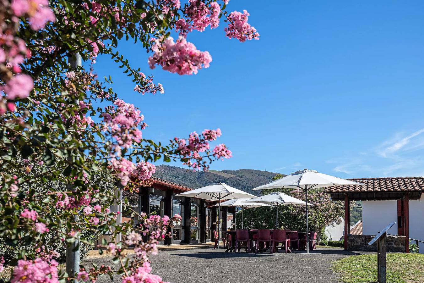 Entire apartment, Three bedroom apartment 8 people in Saint-Étienne-de-Baïgorry, Bayonne region