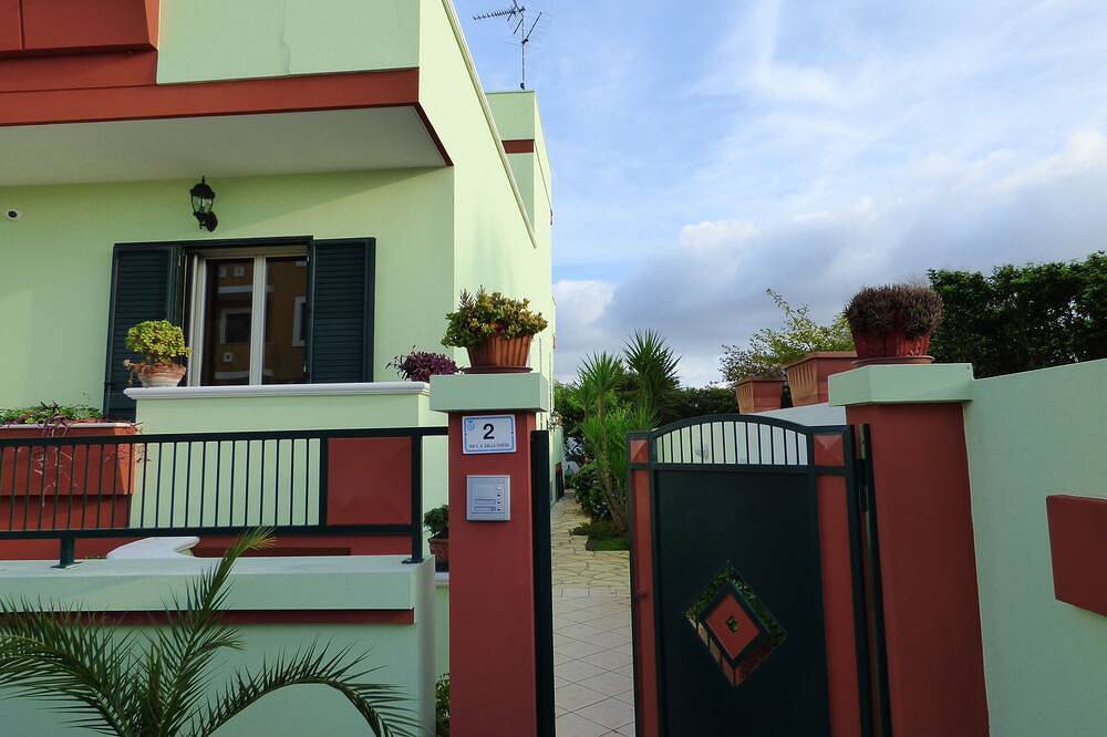 Silvia Domus Sunflowers - Movida Beach Urlaub Relax - 5 Pl 5 Minuten von Gallipoli in Alezio, Golf von Tarent