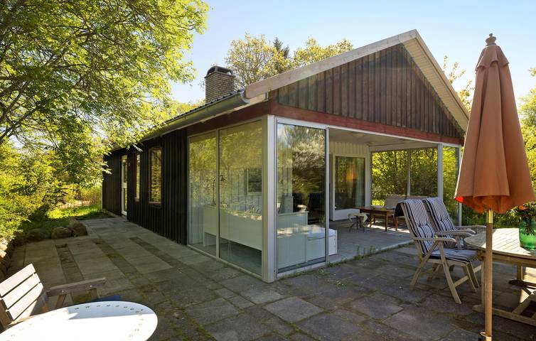 Feriehus for 4 personer, med terrasse og have - 1