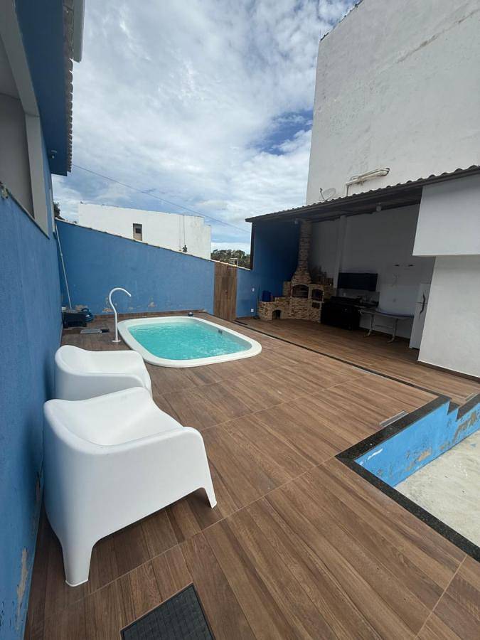 Casas e apartamentos de temporada para 9 pessoas, com piscina e balcão em São Pedro da Aldeia