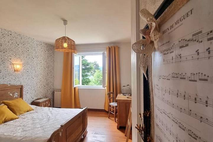 Gîte pour 6 personnes, avec jardin, animaux acceptés à Saint-Georges-en-Couzan - 2