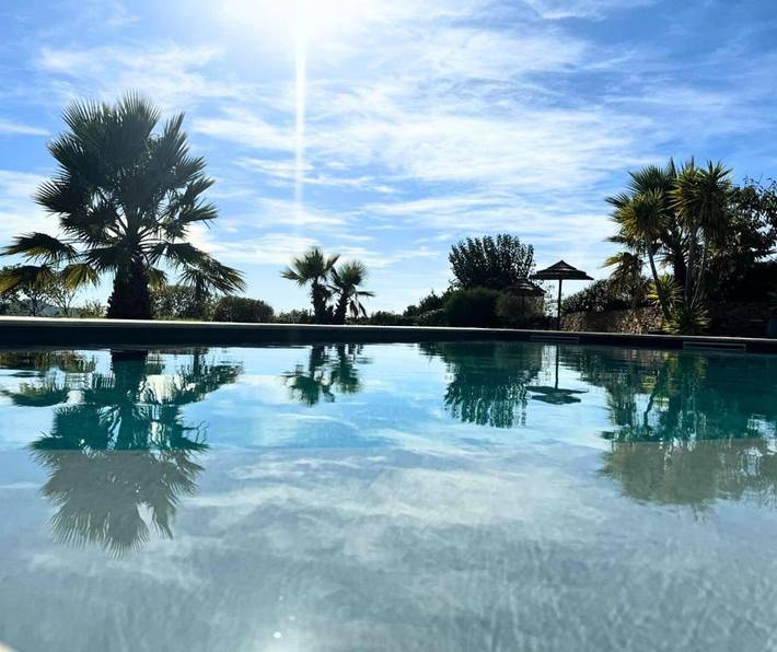 Maison de vacances pour 6 personnes, avec jardin et vue ainsi que terrasse et piscine, adapté aux familles à La Cadière-d'Azur