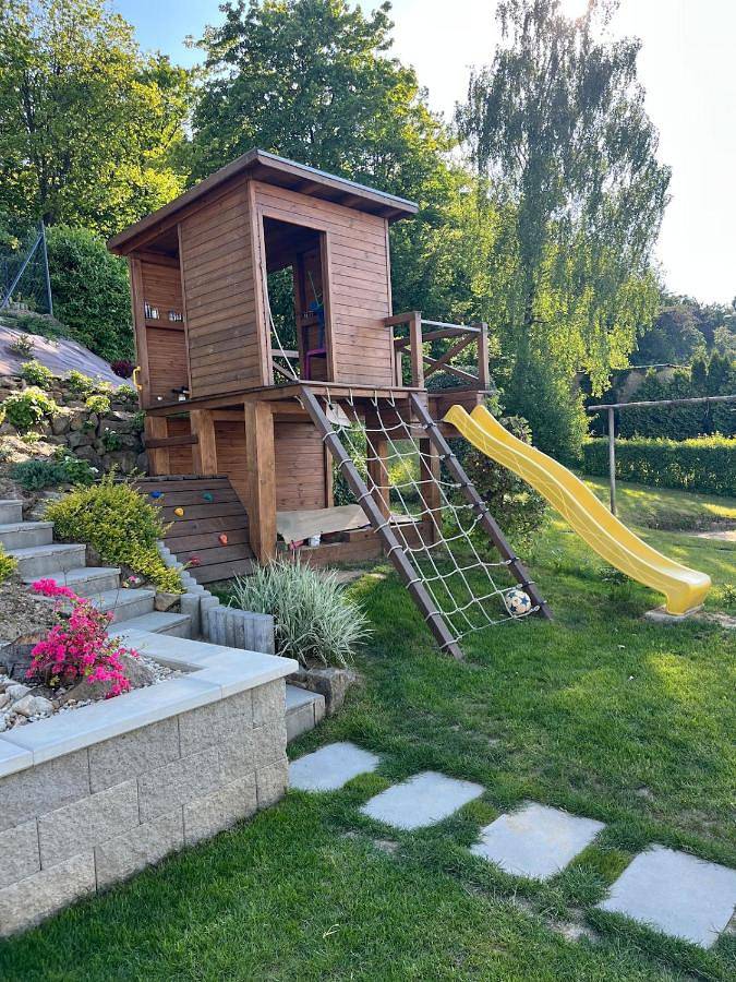 Location de vacances pour 5 personnes, avec jardin ainsi que vue et terrasse, adapté aux familles à Zlín - 3