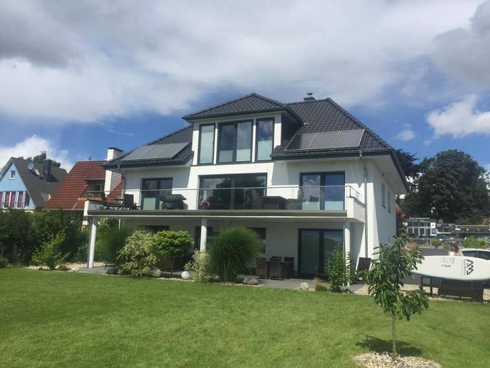 Ferienwohnung für 2 Personen, mit Terrasse und Garten sowie Seeblick und Ausblick in Pönitz