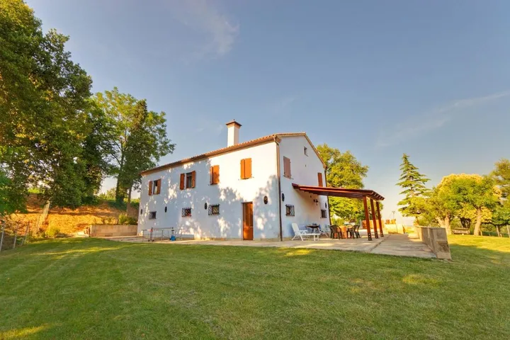 Casa vacanza per 4 persone, con giardino e panorama nonché terrazza, con animali domestici - 1