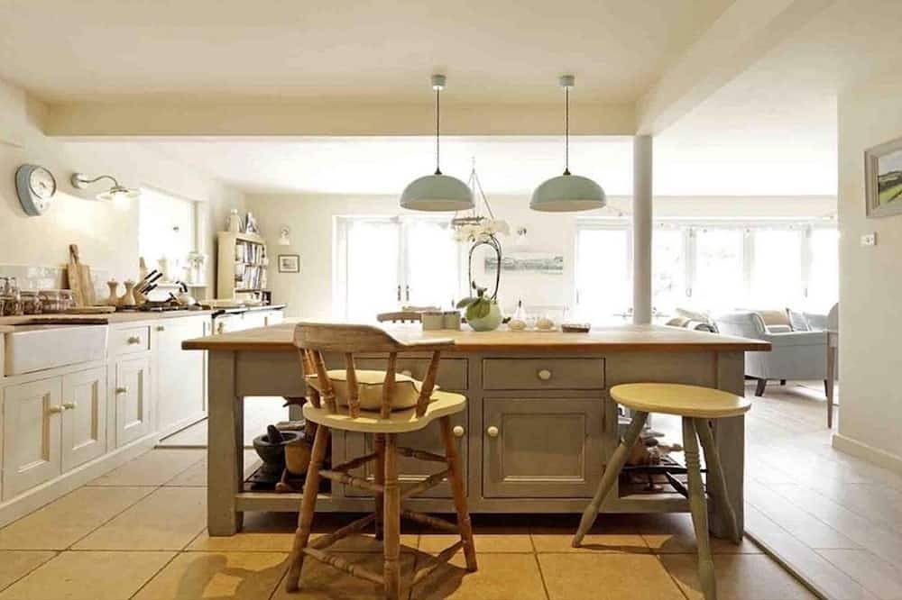 Beach House for 7 People in West Wittering, West Sussex