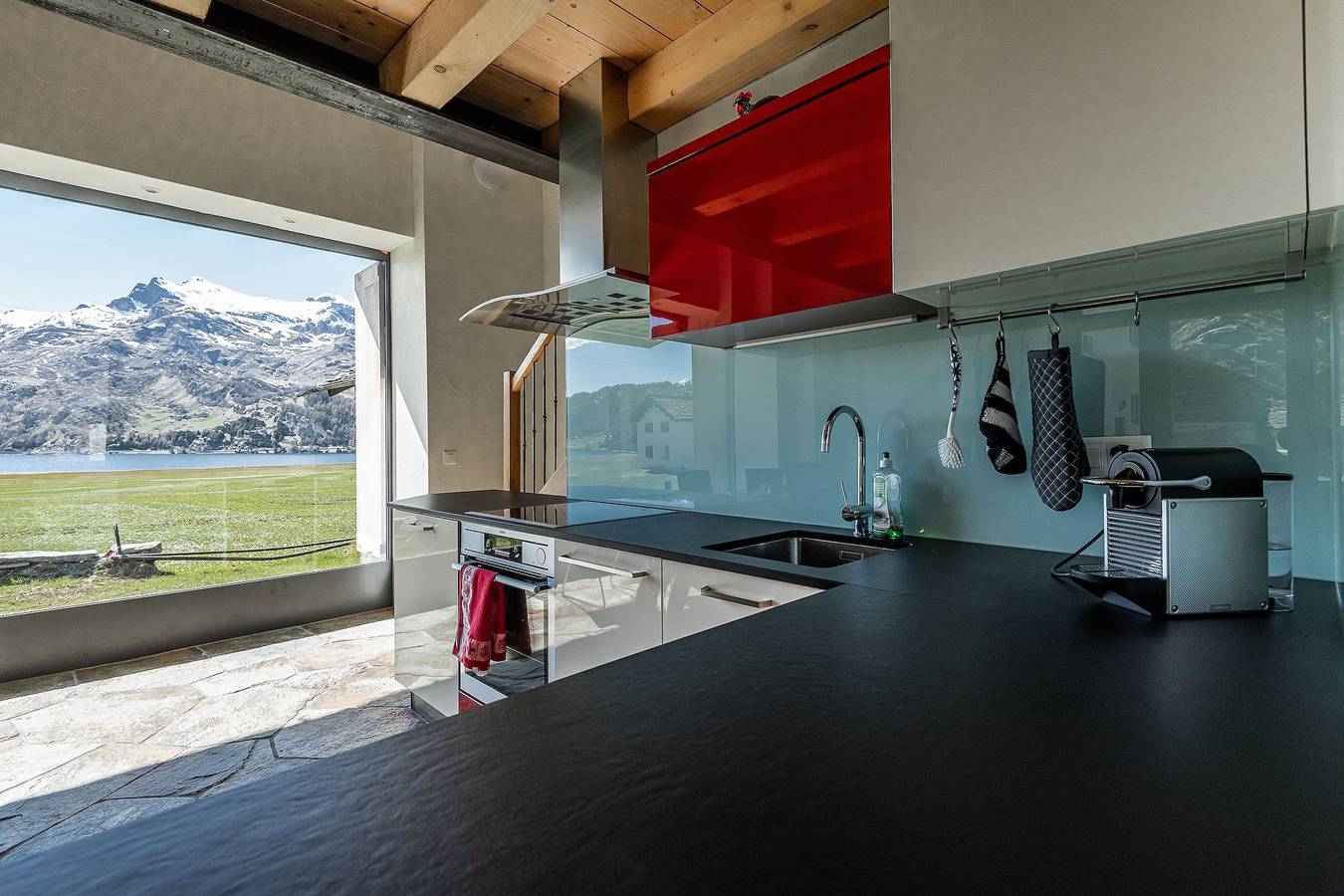 Entire holiday apartment, Magnificent view in the "Casa Bellavista Isola" in Bregaglia, Bernina-Alpen