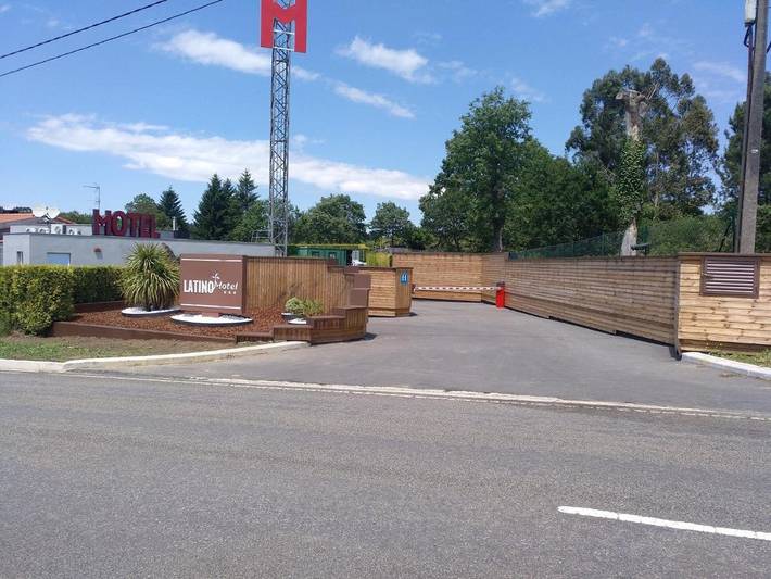 Hotel para 2 personas, con jardín y vistas - 1