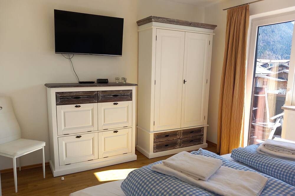 Ganze Wohnung, Ferienwohnung/App. für 4 Gäste mit 75m² in Mittenwald in Mittenwald, Bayerische Alpen