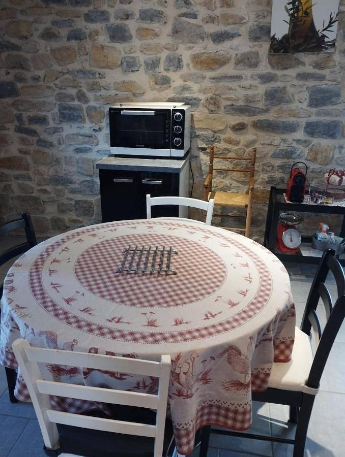 Gîte pour 4 personnes, avec jacuzzi et jardin ainsi que piscine et sauna, adapté aux familles dans Golf de Bournet - 4