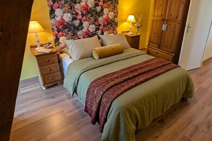 Location de vacances pour 12 personnes, avec terrasse et jardin à Sougéal - 4