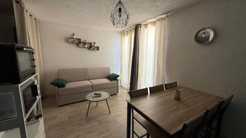 Gîte pour 5 personnes, avec balcon et vue à Montclar