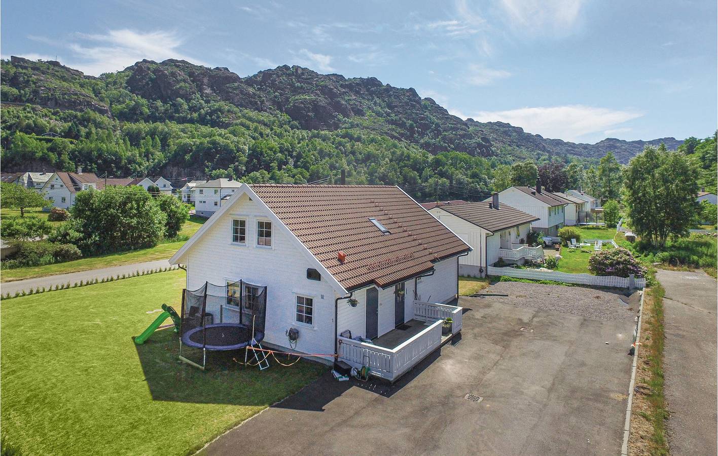 Ferienhaus für 14 Personen mit Whirlpool in Sokndal