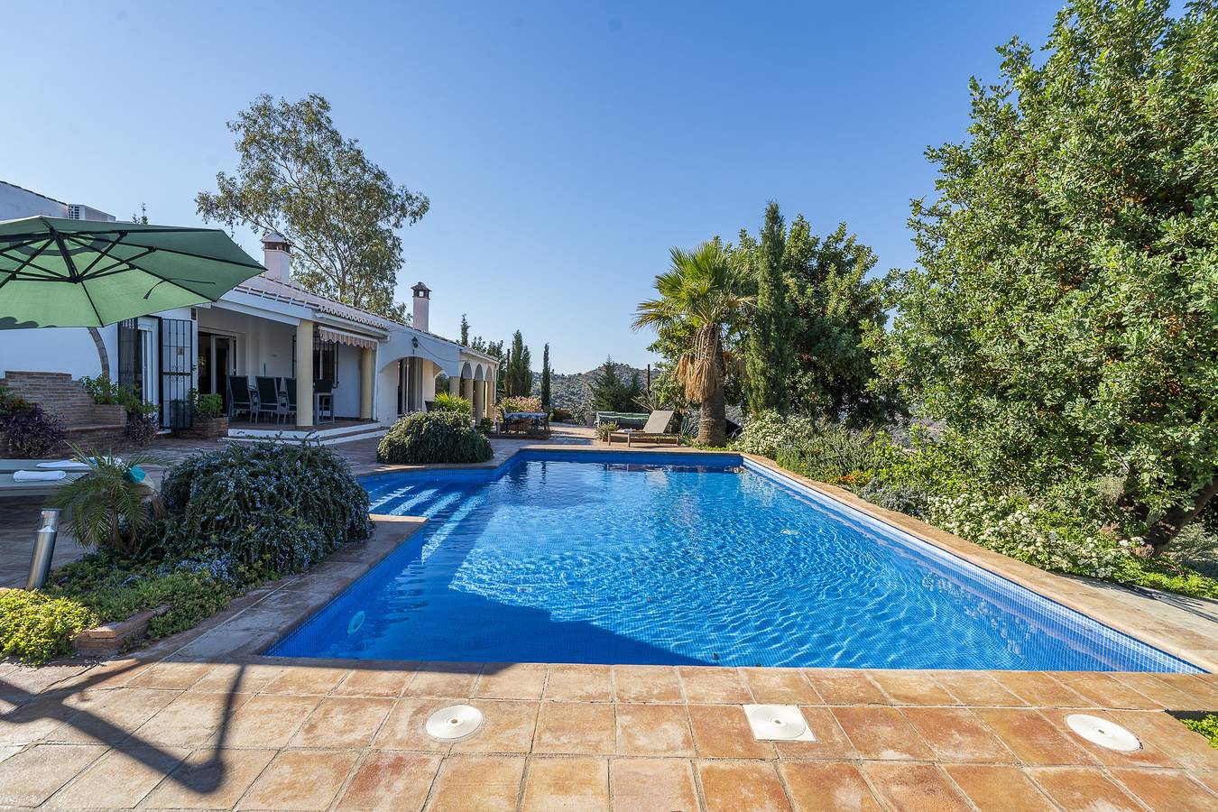 Villa 'Serenidad' with Mountain View, Pool, Wi-Fi and Air Conditioning in Cútar, Málaga Province