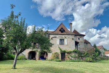Location de vacances pour 4 personnes, avec jardin à Le Bourg
