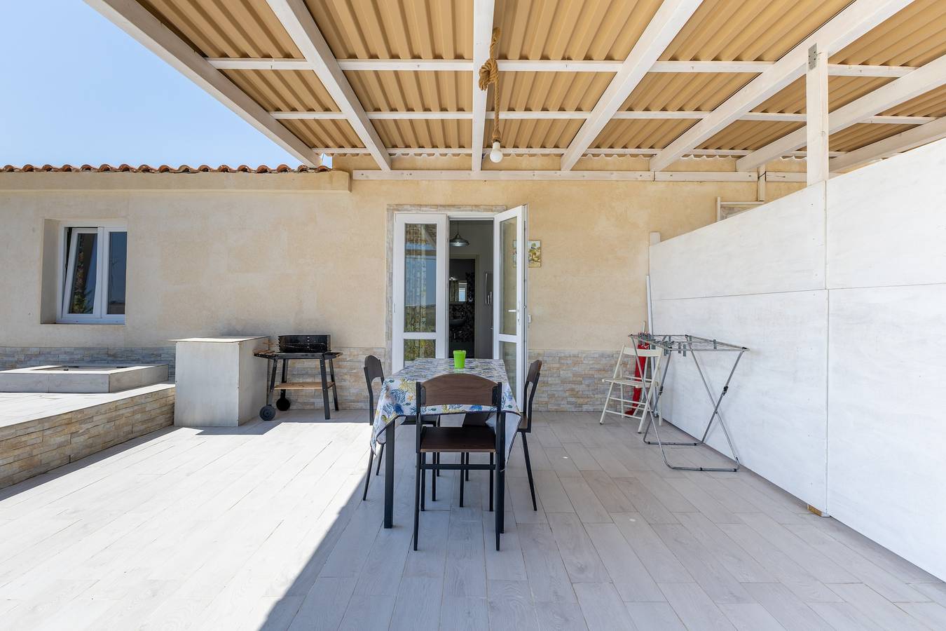 Appartement entier, Appartement "Laguna Blu" avec terrasse privée et Wi-Fi in Granelli, Province de Syracuse
