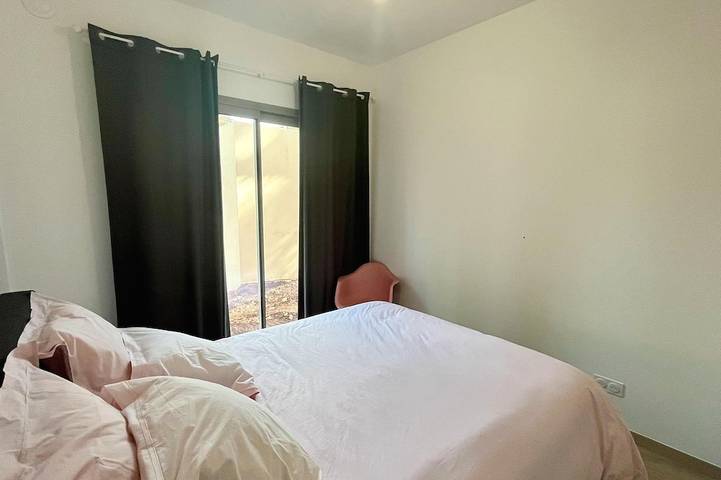 Gîte pour 4 personnes, avec jardin et jacuzzi, animaux acceptés dans Plage de la Baumette - 4