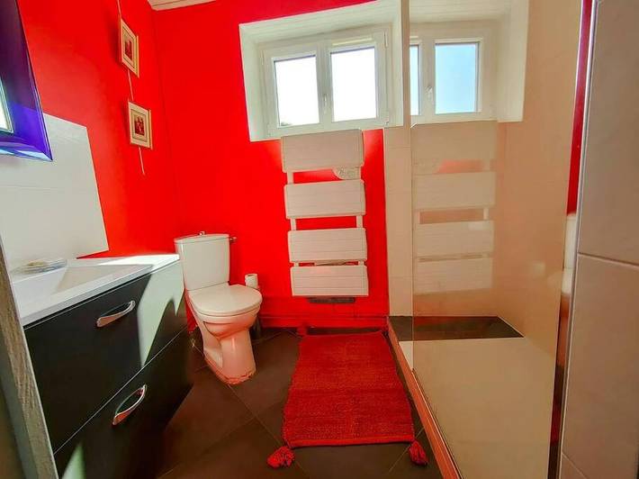 Location de vacances pour 8 personnes, avec vue et terrasse à Druyes-les-Belles-Fontaines