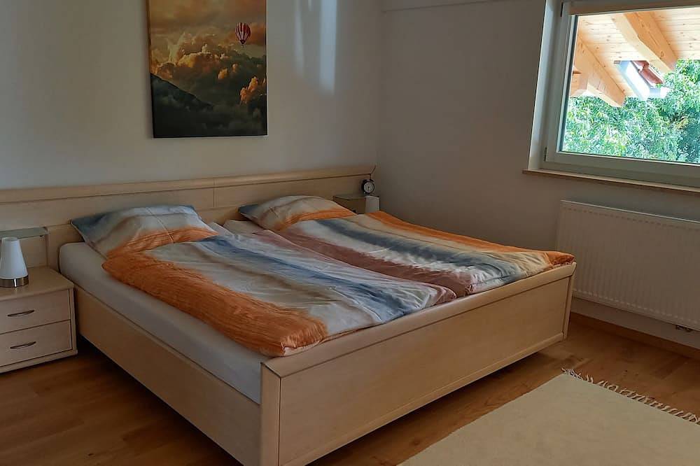 Ganze Wohnung, Stilvolle, geräumige Ferienwohnung im Fünfseenland in Gilching, Landkreis Starnberg