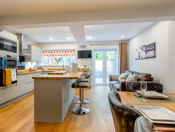 Holiday Rental for 6 People in Stratford upon Avon, Heart of England, Photo 4