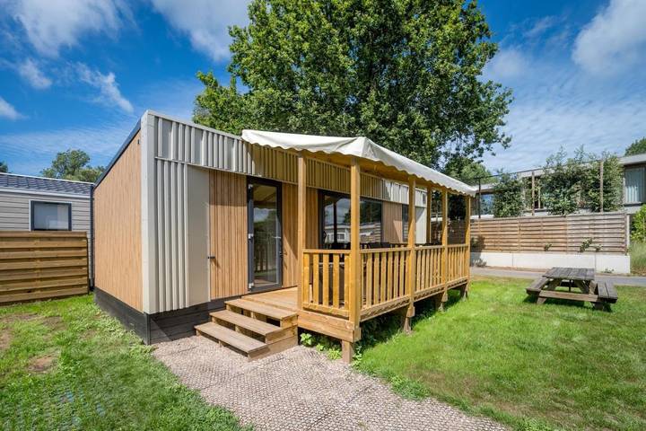 Camping pour 6 personnes, avec Balcon et Terrasse ainsi que Jardin et Vue en Mer du Nord (Belgique)