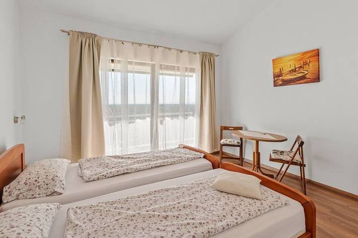 Villa pour 8 personnes, avec balcon et jardin, animaux acceptés à Barat - 4