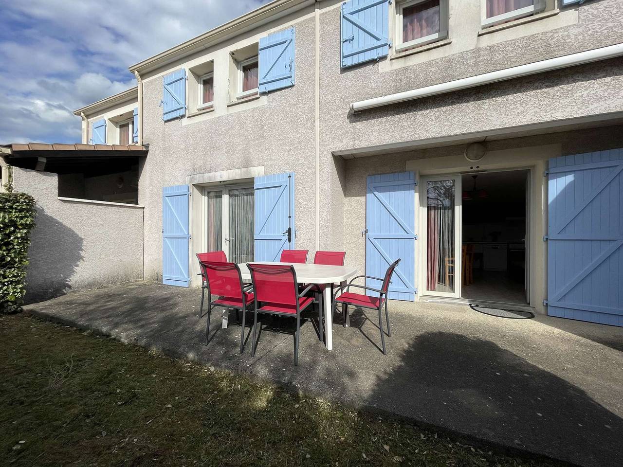 Apartamento entero, Apartamento con Aire Acondicionado de 3 Piezas y Piscina en Vallon Pont d'Arc in Vallon-Pont-d'Arc, Gorges de l’Ardèche