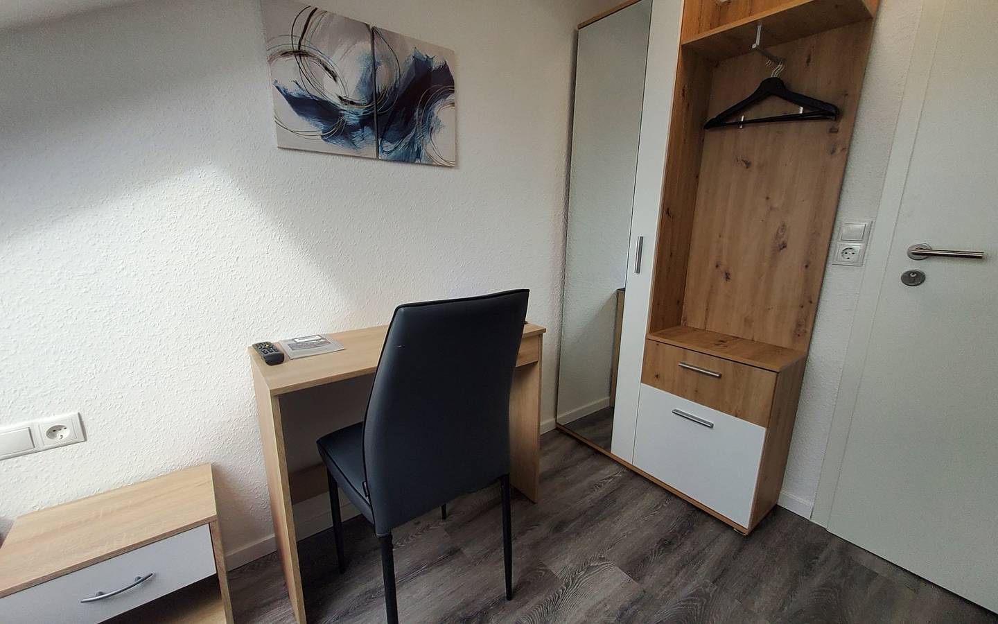 Room 'Zimmer 9' with Wi-Fi in Neuenhaus, Landkreis Grafschaft Bentheim