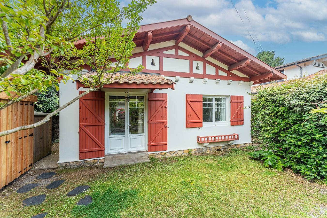 Maison de vacances « Villa Les Arbousiers Moulleau 300 m » avec terrasse, jardin privé et Wi-Fi in Le Moulleau, Arcachon
