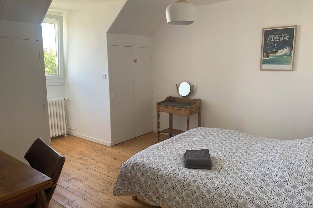 House with sea view close to: beaches, shops, Gr34 and golf course in Saint-Quay-Portrieux, Côte de Goëlo