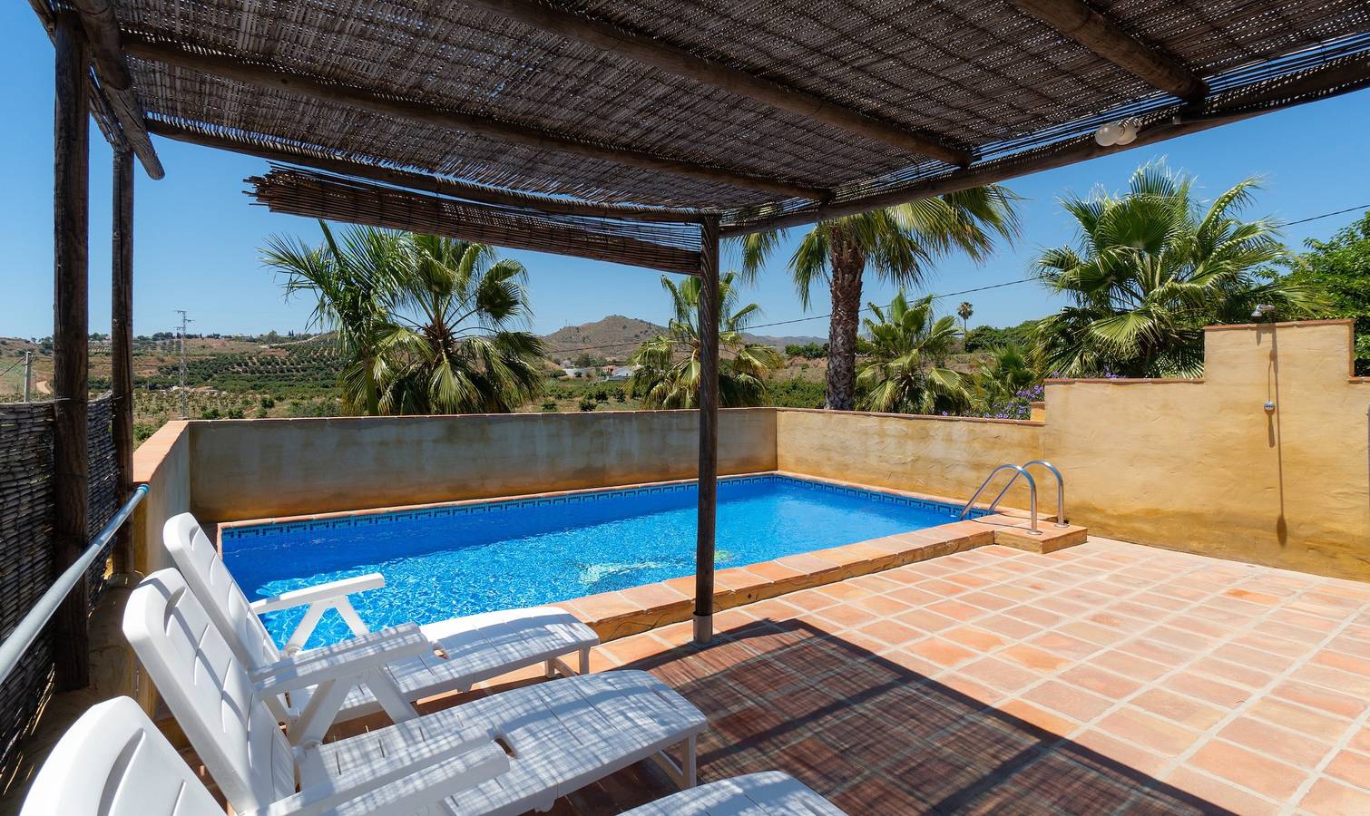 Casa de vacaciones Los Aperos 2 con vistas al mar, piscina, jardín y Wi-Fi in Vélez-Málaga, Costa del Sol