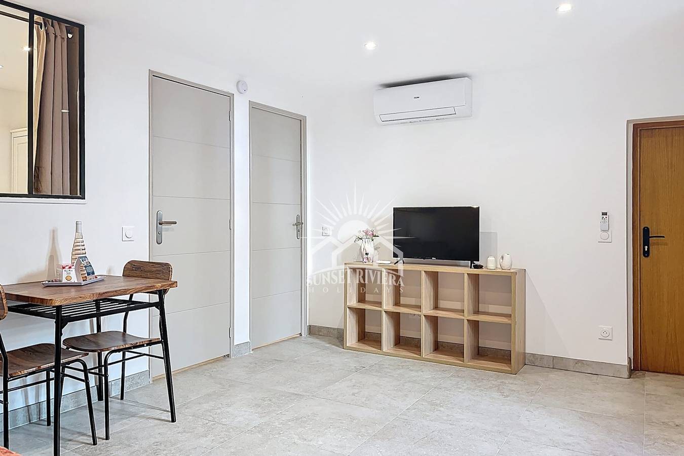 Entire apartment, The Lavender Nest Ii For 3 By Sunset in Valbonne, Cannes region