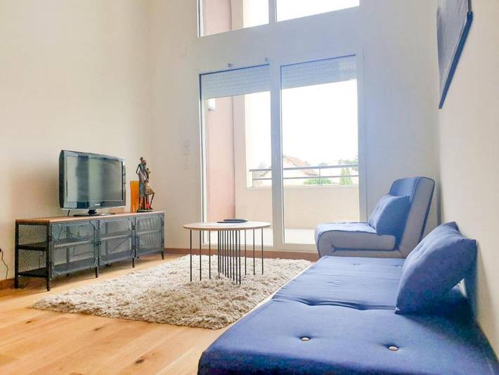 Gîte pour 4 personnes, avec Balcon ainsi que Terrasse et Vue à Champagne-au-Mont-d'Or