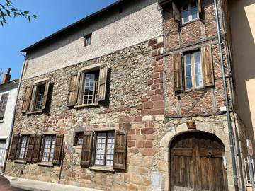 Location de vacances pour 6 personnes, avec jardin, animaux acceptés à Brioude