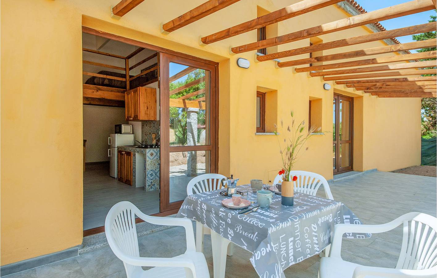 Appartement mit Pool in der Nähe des Li Junchi Beach in Badesi, Olbia-Tempio