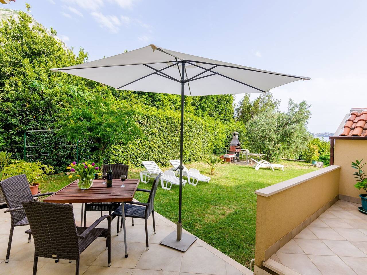 Ganze Wohnung, Color Apartments - One Bedroom Apartment with Terrace and Partial Sea View (Blue) in Mlini, Dubrovnik-Neretva
