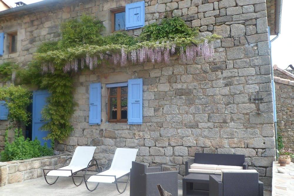 Location de charme (wifi,Clim) maison en pierres avec terrasse et vue magnifique in Faugères (Ardèche), Parc naturel régional des Monts d'Ardèche
