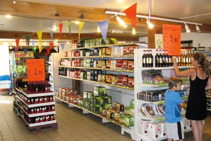 Camping pour 10 personnes, avec piscine à Les Mathes - 4