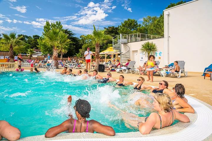 Camping pour 4 personnes, avec piscine ainsi que sauna et terrasse à Saint-Hilaire-de-Riez - 3